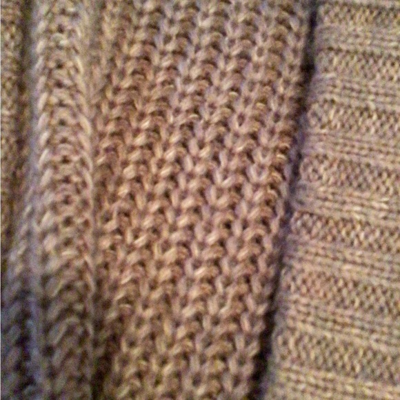 FINAL ! UO heathered Rose cocoon sweater *read - Picture 7 of 13